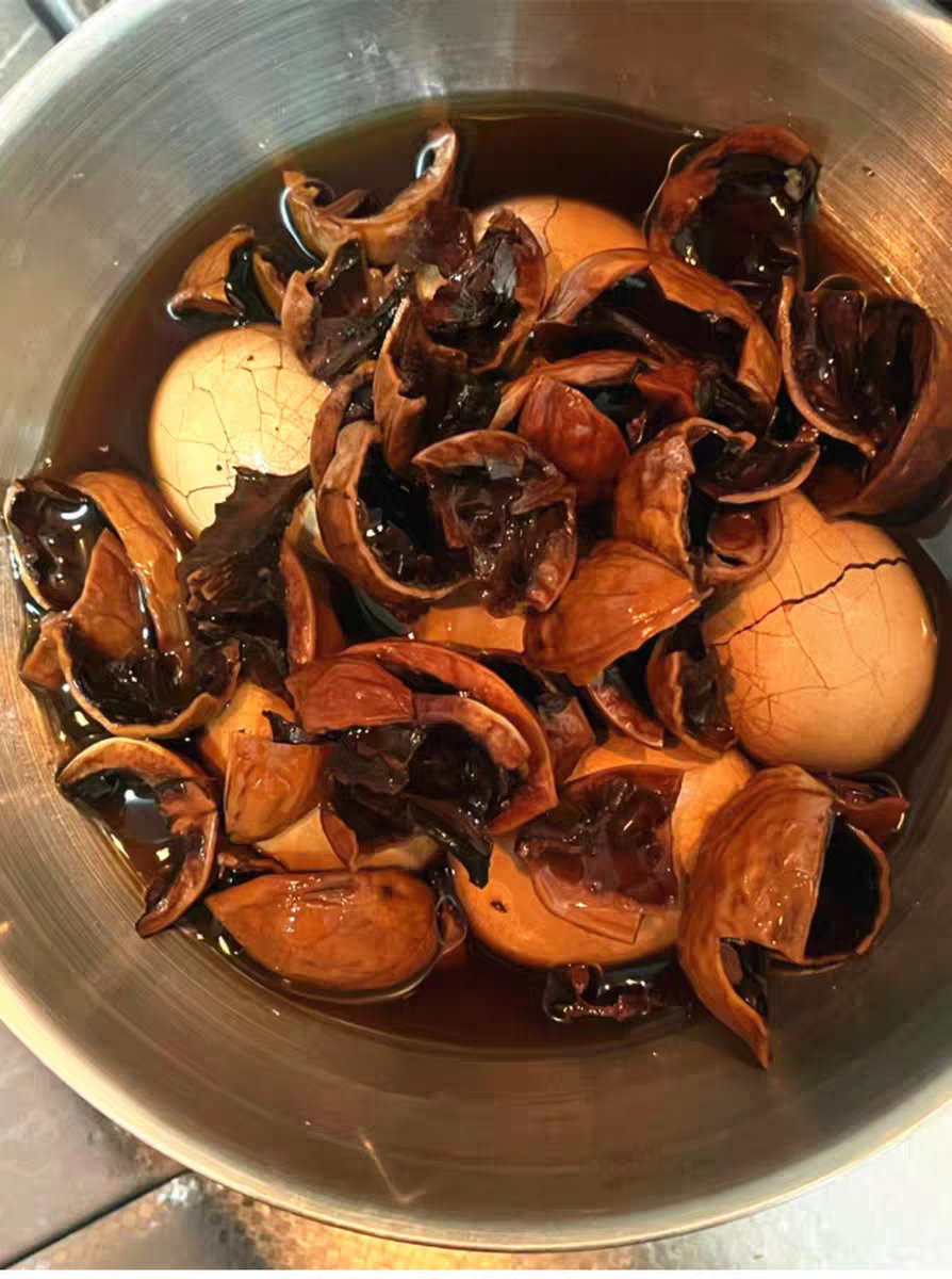 Kidney-Tonifying Recipe: Walnut Shell Boiled Eggs